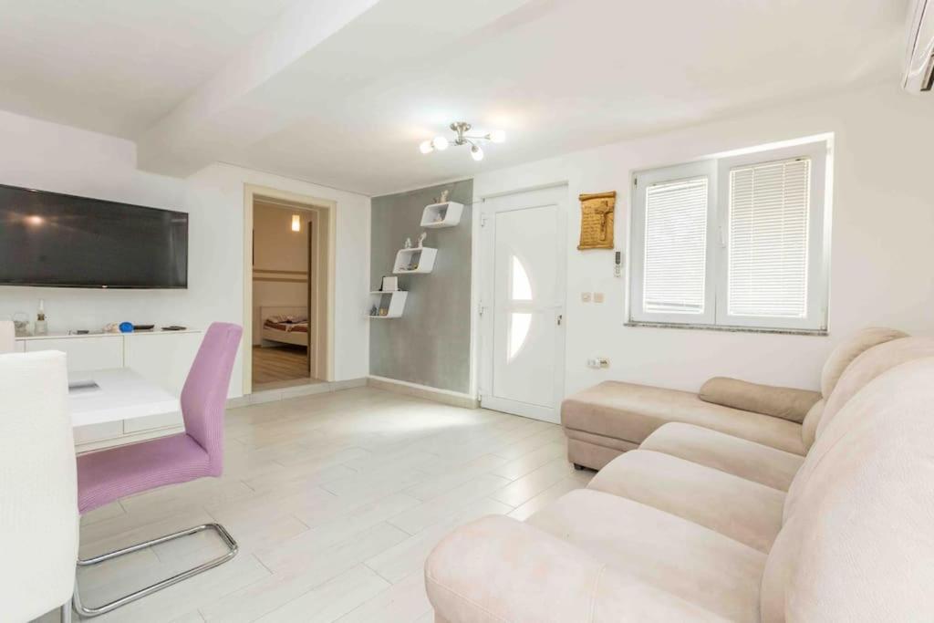 Agape Apartments 비오그라드나모루 외부 사진